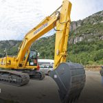 YA ESTÁN EN FUTALEUFÚ NUEVA RETROEXCAVADORA Y EXCAVADORA MUNICIPALES